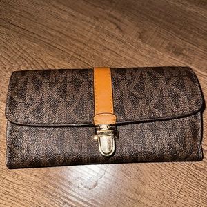 Michael Kors purse & wallet
